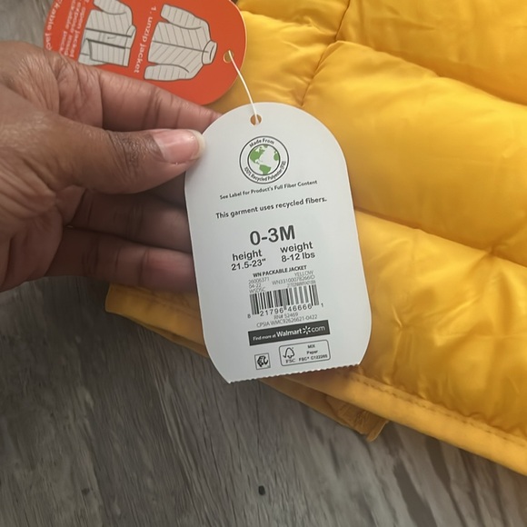 Brand New Infant Yellow Puffer Jacket size 0-3 months - Picture 3 of 6